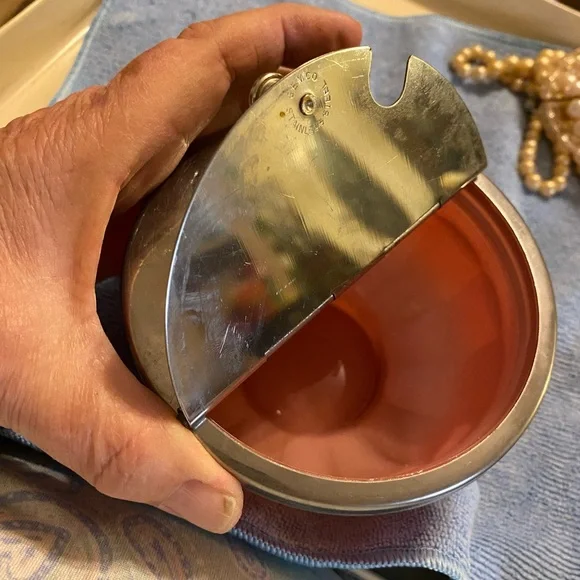 Vintage sugar bowl with metal flip lid - Picture 6 of 7